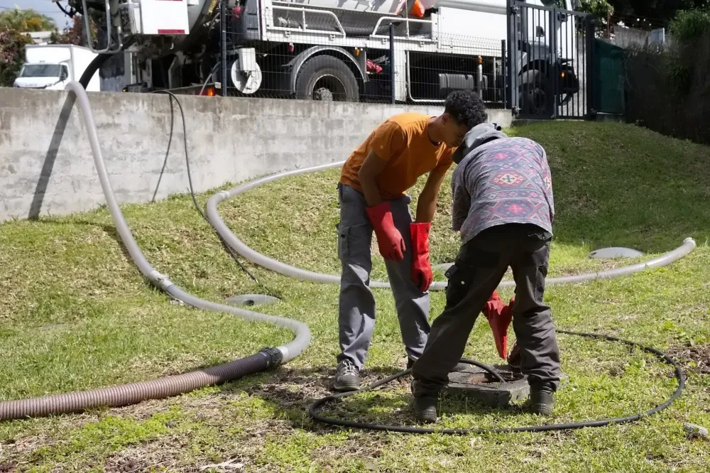 travail equipe canalisations 